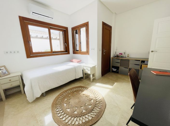 Image No.48-4 Bed Villa for sale