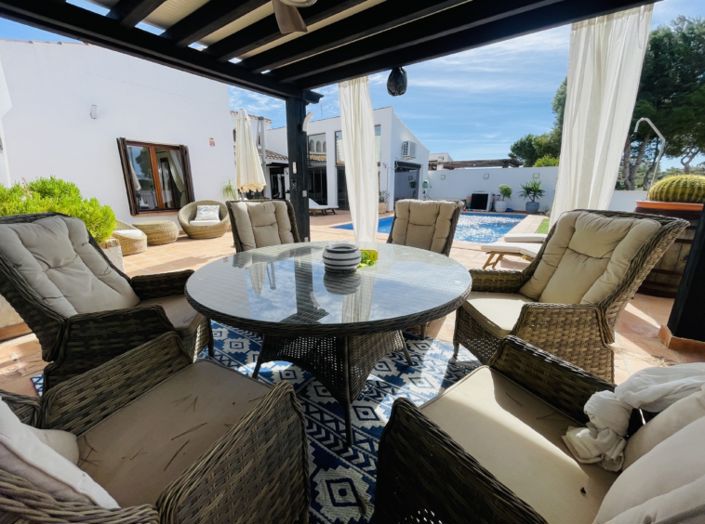 Image No.6-4 Bed Villa for sale