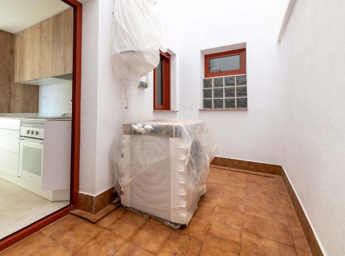 Image No.10-1 Bed Apartment for sale