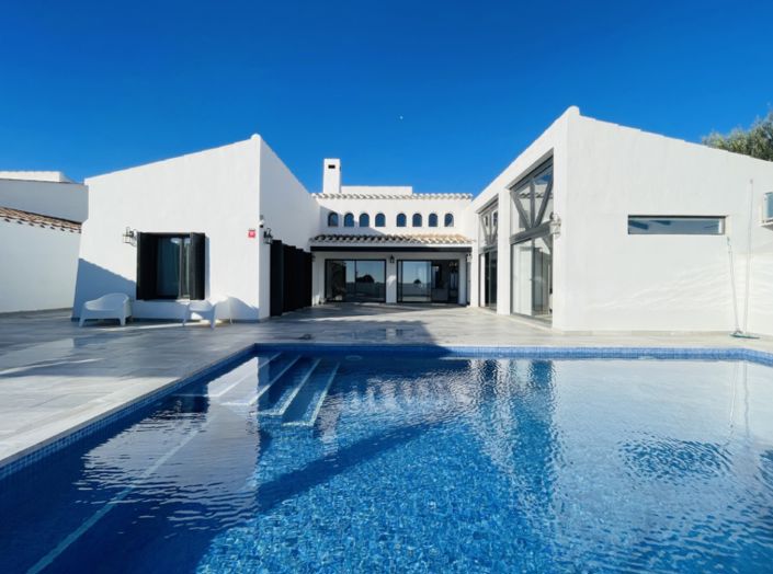 Image No.2-5 Bed Villa for sale