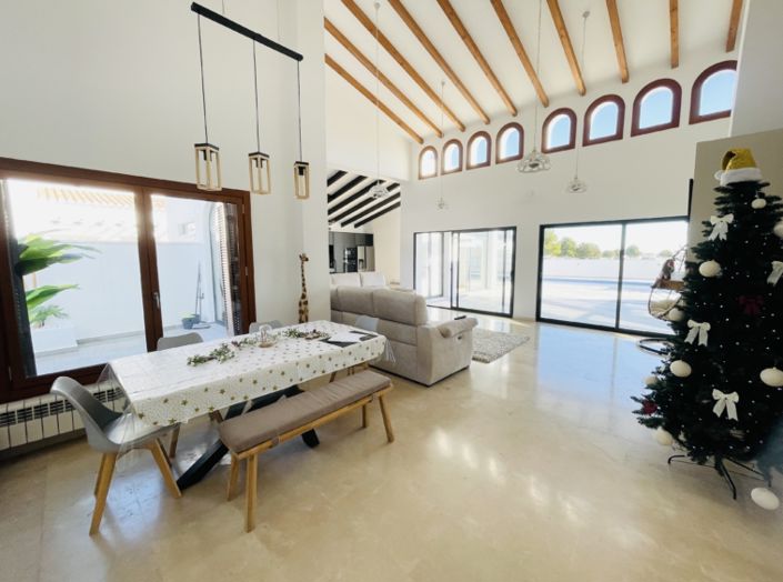 Image No.15-5 Bed Villa for sale