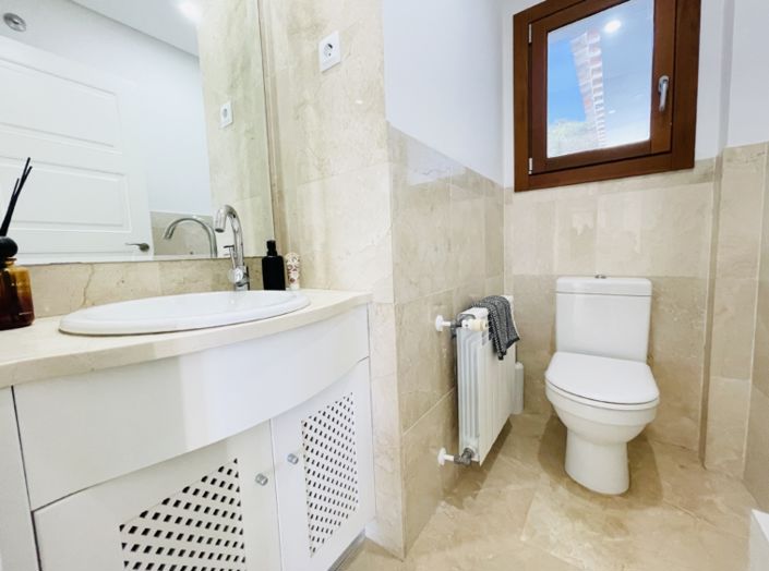 Image No.37-5 Bed Villa for sale