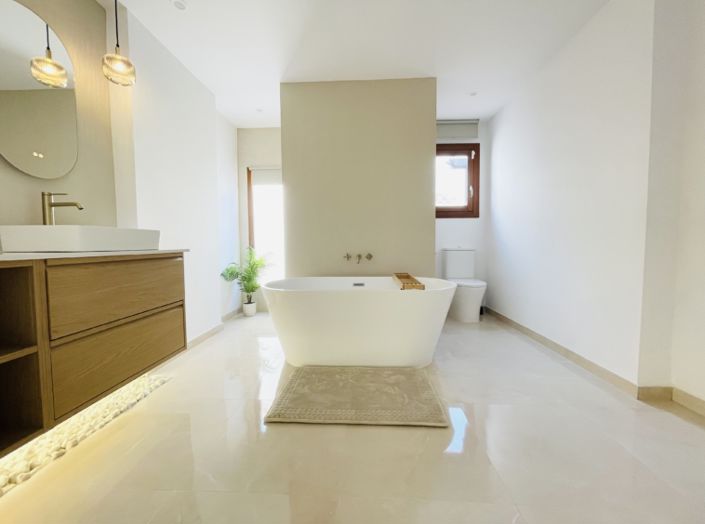 Image No.34-5 Bed Villa for sale