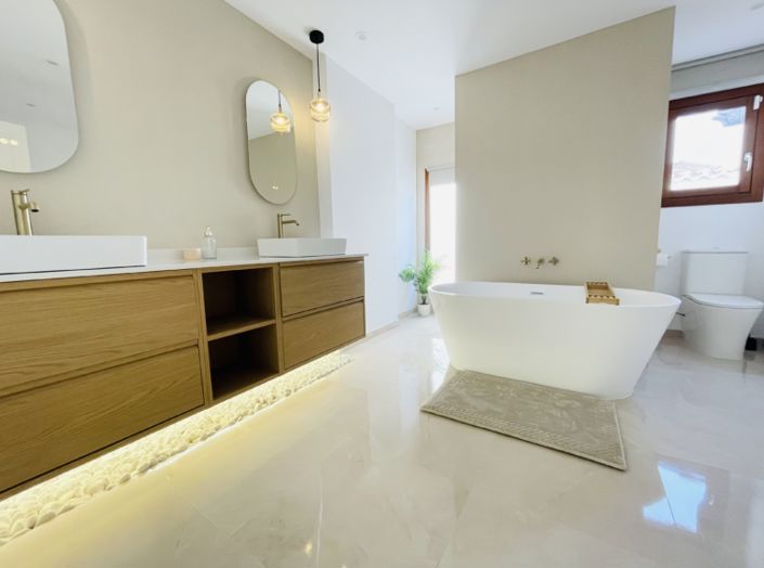 Image No.38-5 Bed Villa for sale