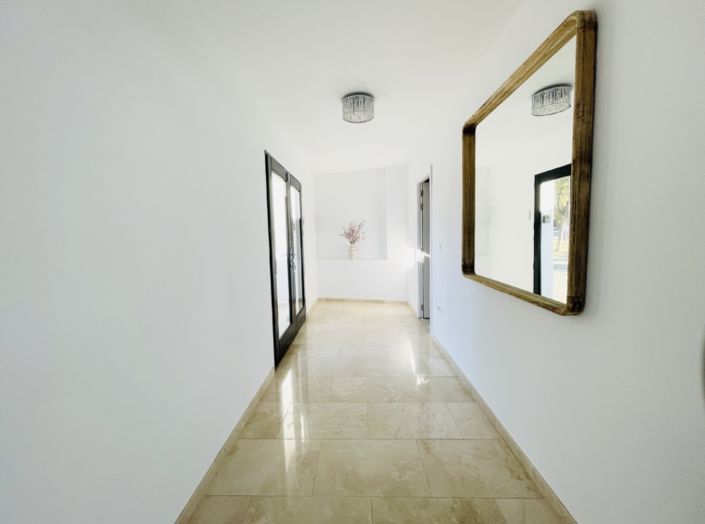 Image No.45-5 Bed Villa for sale