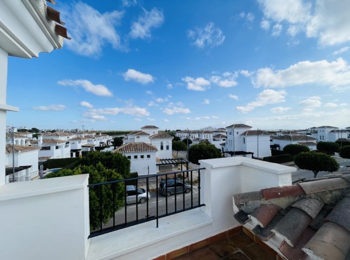 Image No.19-2 Bed Townhouse for sale