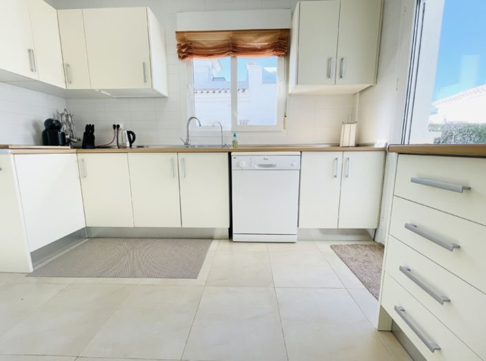 Image No.24-3 Bed Villa for sale