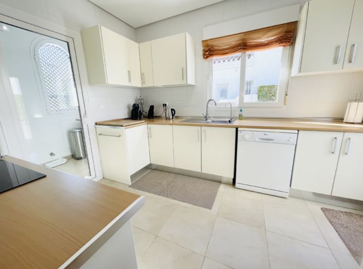 Image No.28-3 Bed Villa for sale