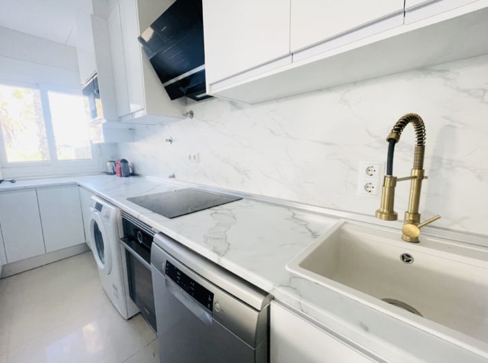 Image No.14-2 Bed Townhouse for sale