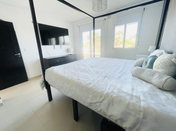 Image No.25-2 Bed Townhouse for sale