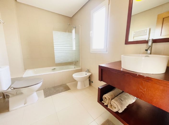 Image No.18-2 Bed Apartment for sale