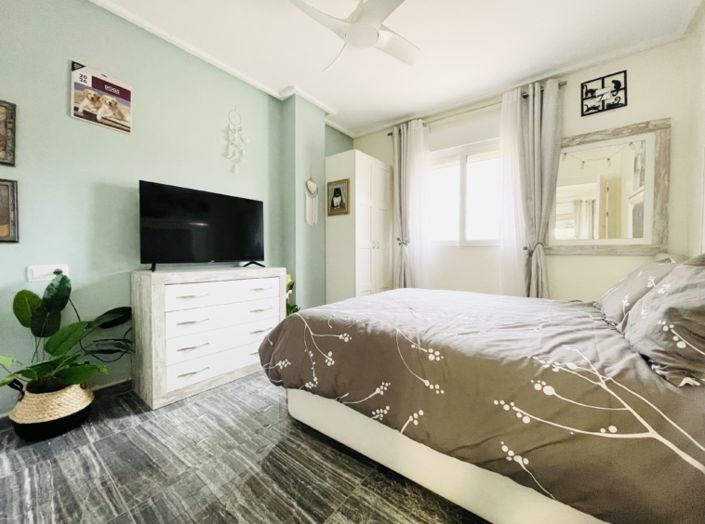 Image No.24-2 Bed Apartment for sale