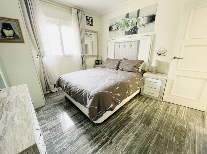 Image No.25-2 Bed Apartment for sale