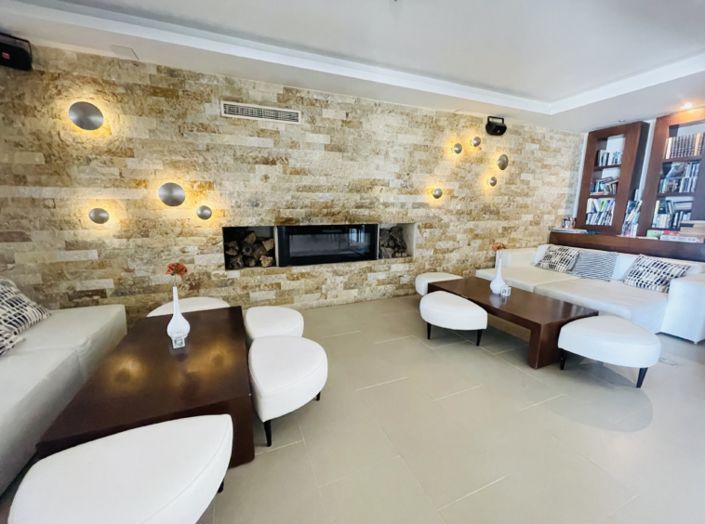 Image No.11-3 Bed Apartment for sale