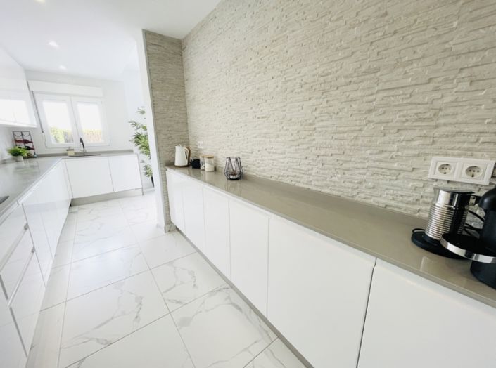 Image No.14-2 Bed Townhouse for sale