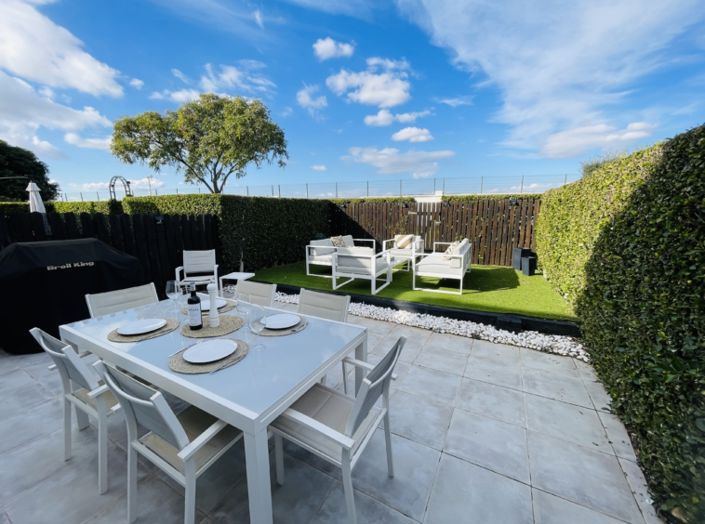 Image No.23-2 Bed Townhouse for sale