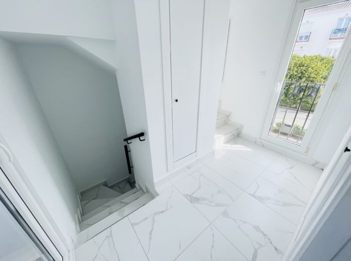 Image No.30-2 Bed Townhouse for sale