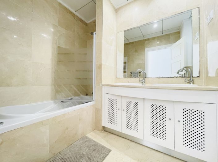 Image No.42-4 Bed Villa for sale