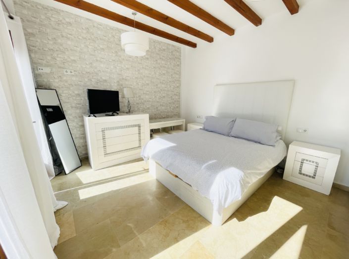 Image No.43-4 Bed Villa for sale