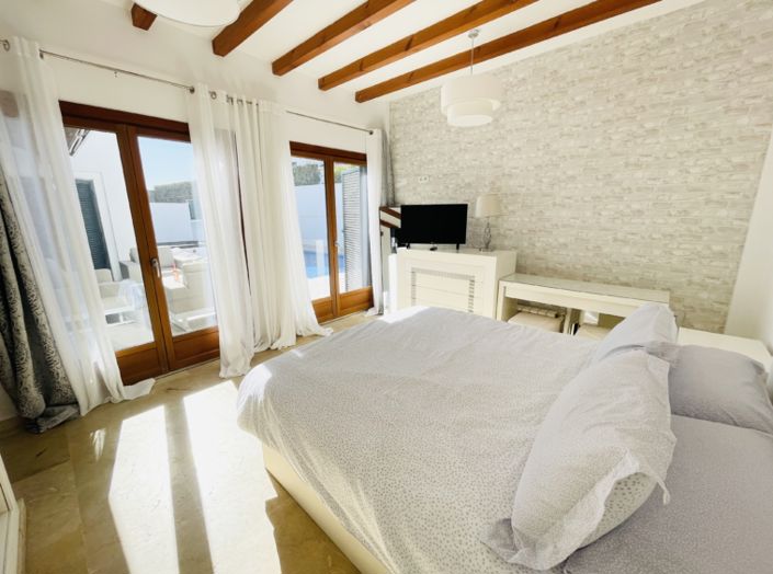 Image No.44-4 Bed Villa for sale