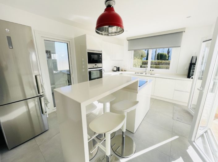 Image No.11-3 Bed Villa for sale