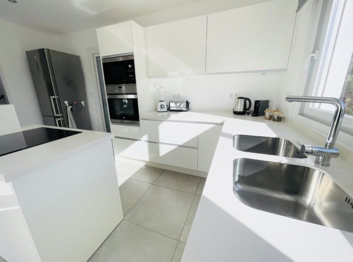 Image No.14-3 Bed Villa for sale