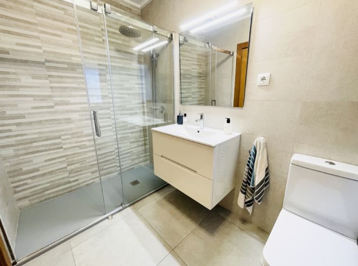 Image No.29-3 Bed Villa for sale