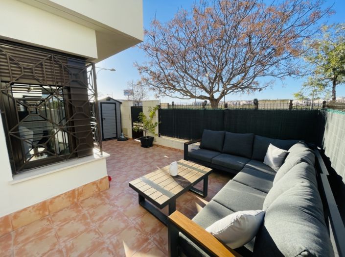 Image No.4-3 Bed Townhouse for sale