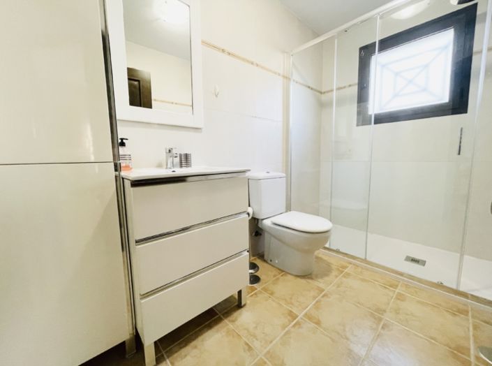 Image No.16-3 Bed Townhouse for sale