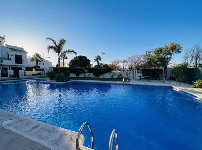 Image No.23-3 Bed Townhouse for sale