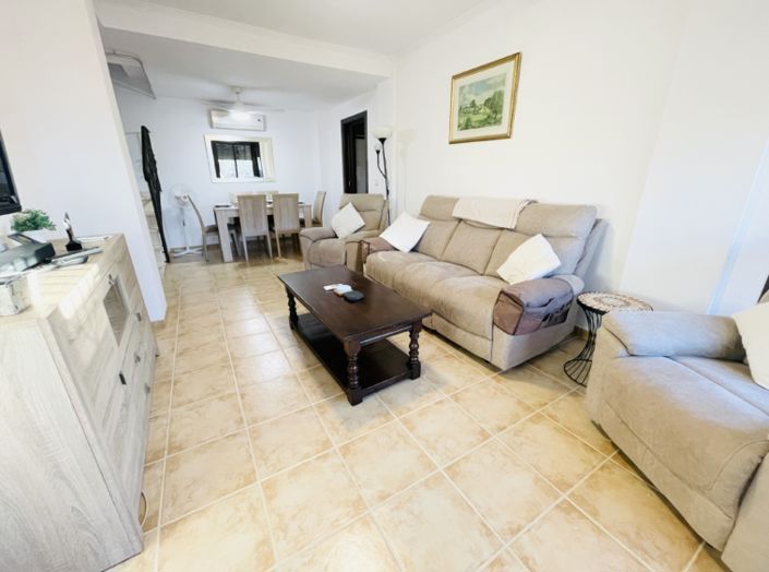 Image No.6-3 Bed Townhouse for sale