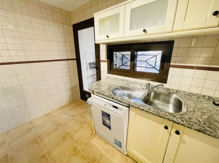 Image No.9-3 Bed Townhouse for sale