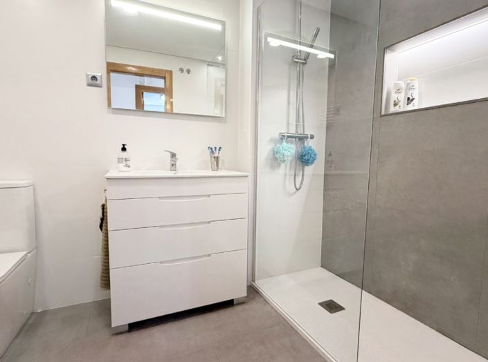 Image No.13-2 Bed Apartment for sale