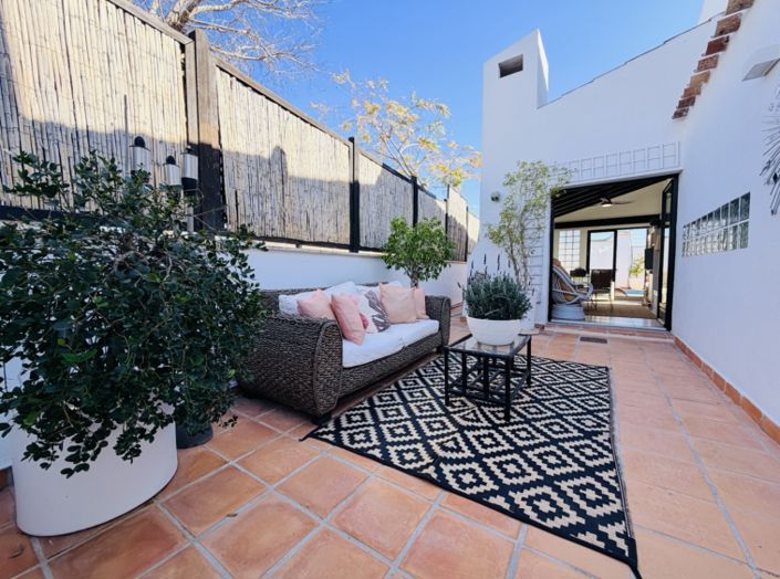 Image No.27-3 Bed Villa for sale