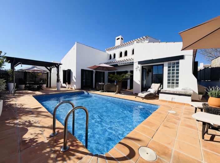 Image No.3-3 Bed Villa for sale