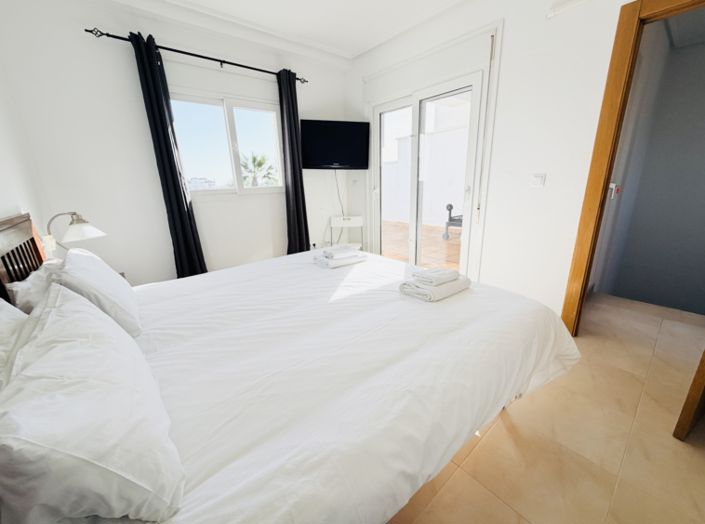 Image No.18-2 Bed Townhouse for sale