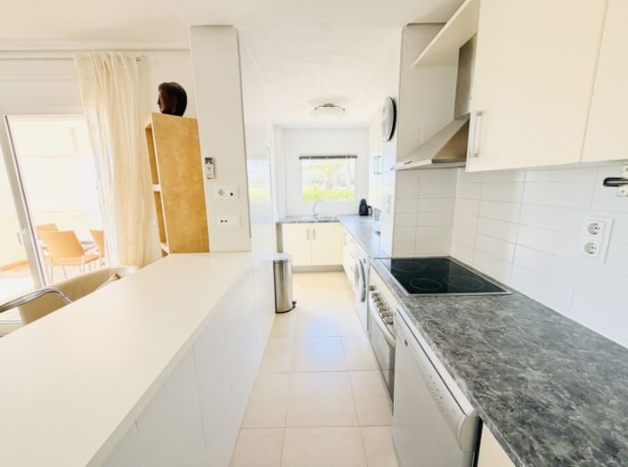 Image No.8-2 Bed Townhouse for sale