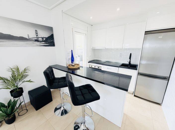 Image No.7-2 Bed Townhouse for sale