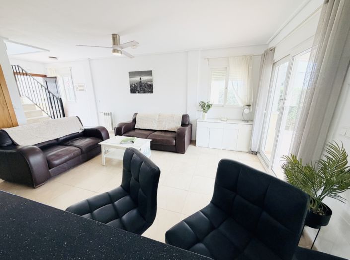 Image No.8-2 Bed Townhouse for sale