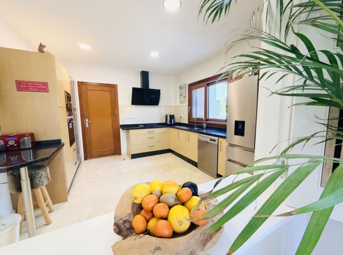 Image No.19-4 Bed Villa for sale