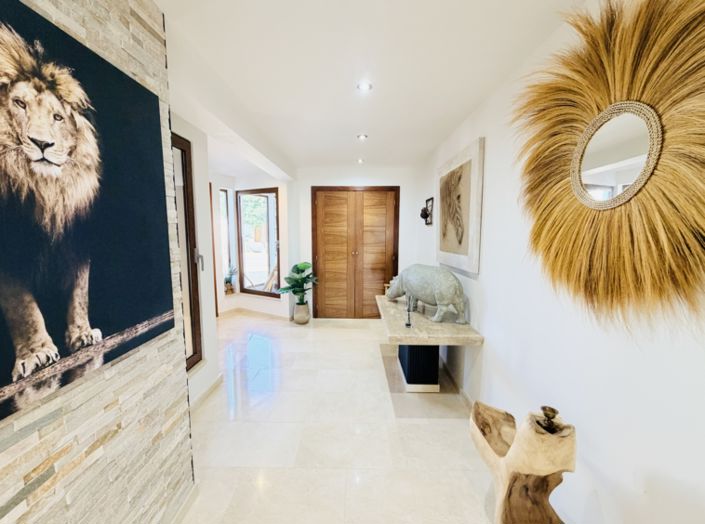 Image No.3-4 Bed Villa for sale