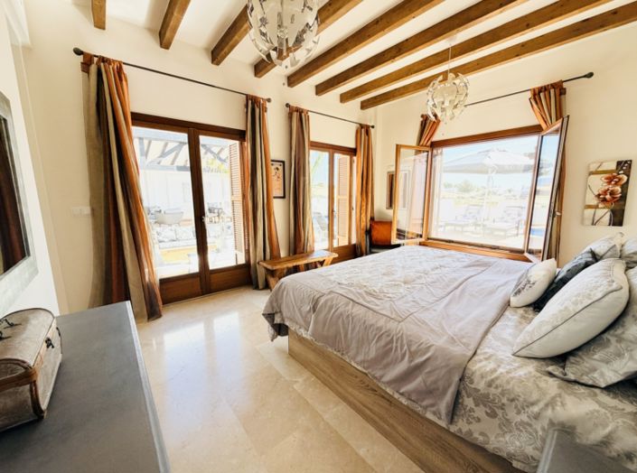 Image No.40-4 Bed Villa for sale