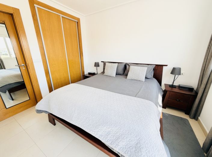 Image No.18-2 Bed Townhouse for sale