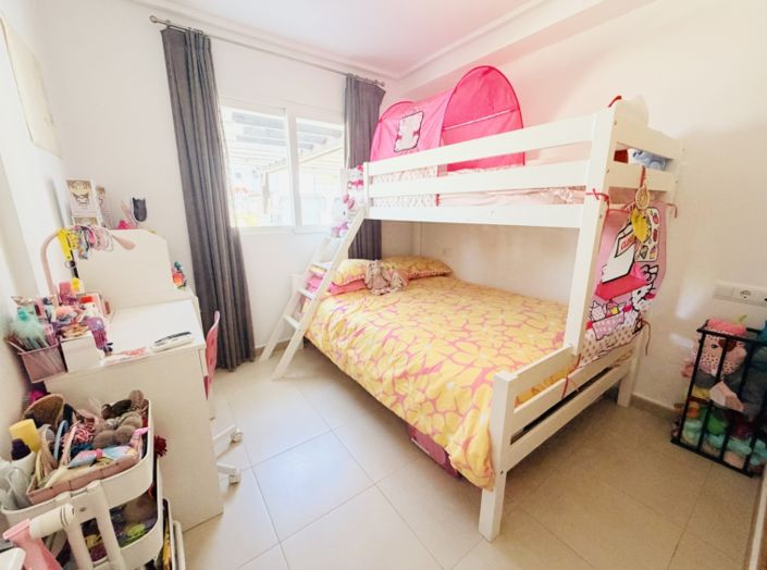 Image No.20-2 Bed Townhouse for sale