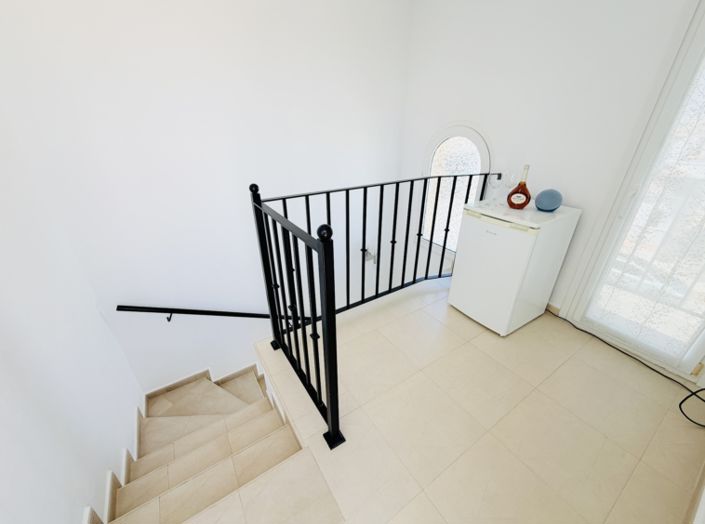 Image No.35-2 Bed Townhouse for sale