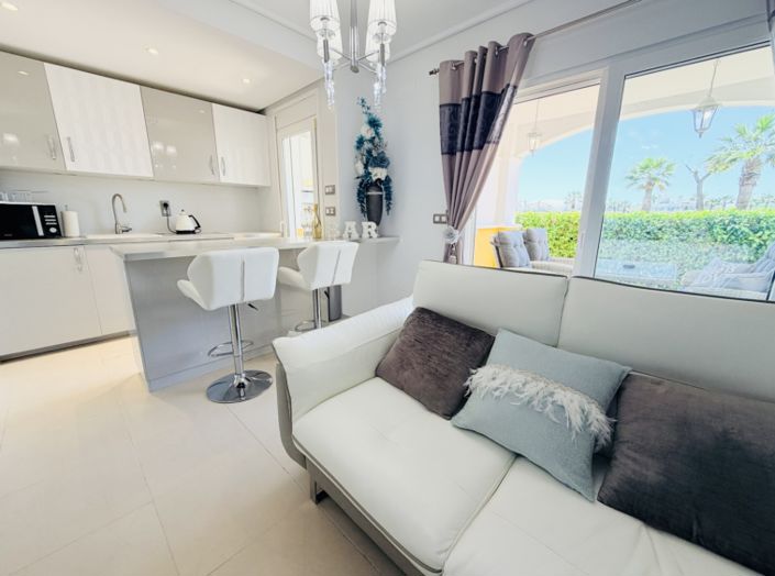 Image No.9-2 Bed Townhouse for sale