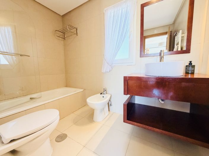 Image No.20-2 Bed Townhouse for sale
