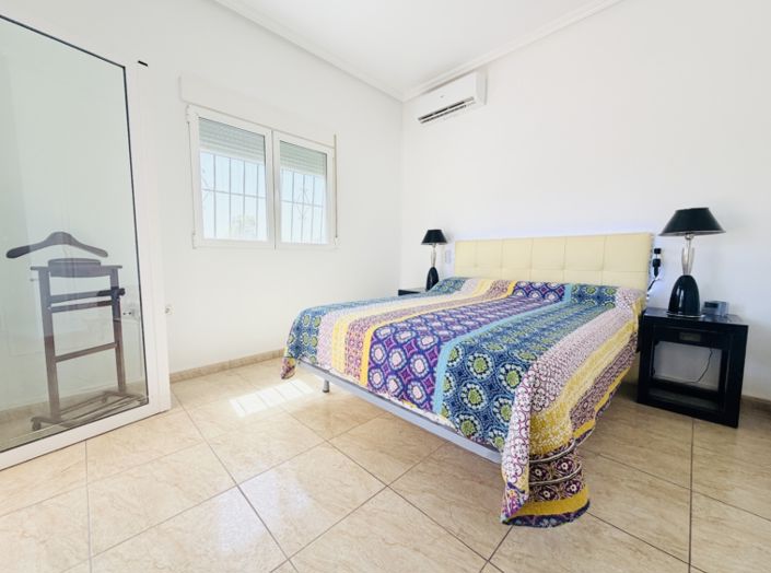 Image No.18-3 Bed Villa for sale