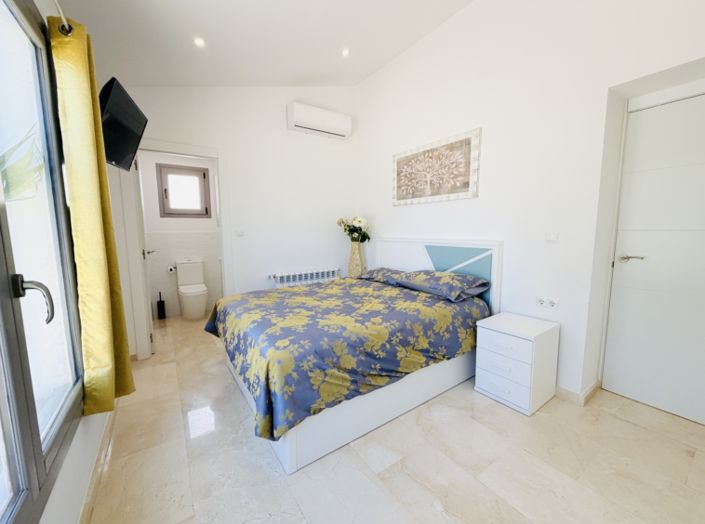 Image No.31-4 Bed Villa for sale