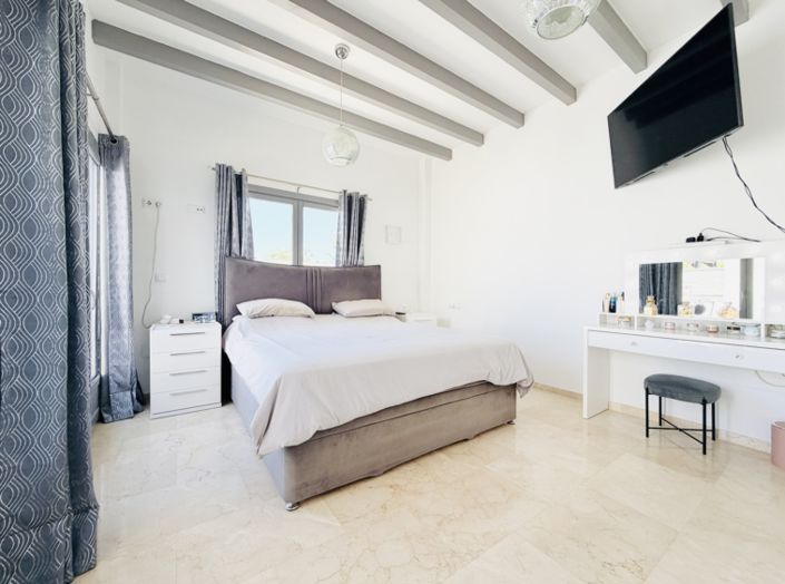 Image No.33-4 Bed Villa for sale